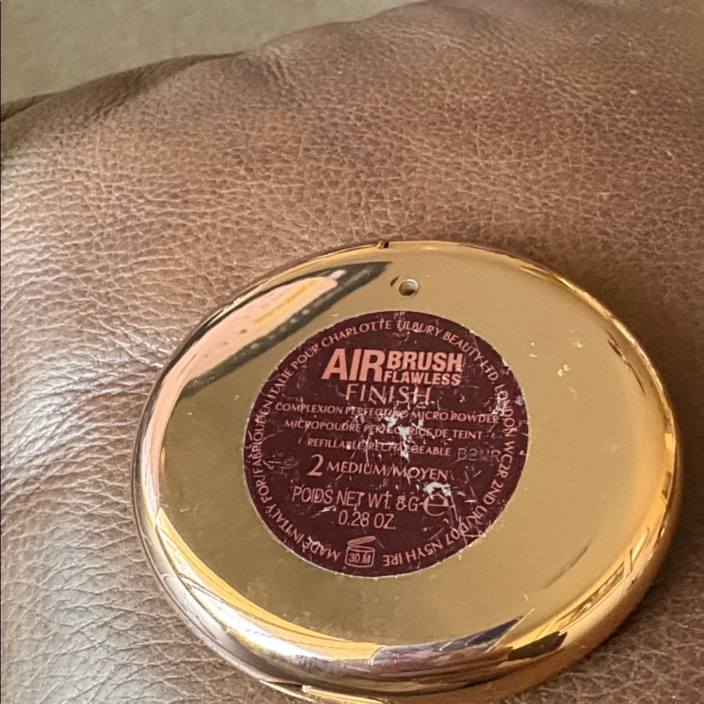 Charlotte Tilbury Shiny Gold Oval Compact with CT Emblem - Picture 4 of 5